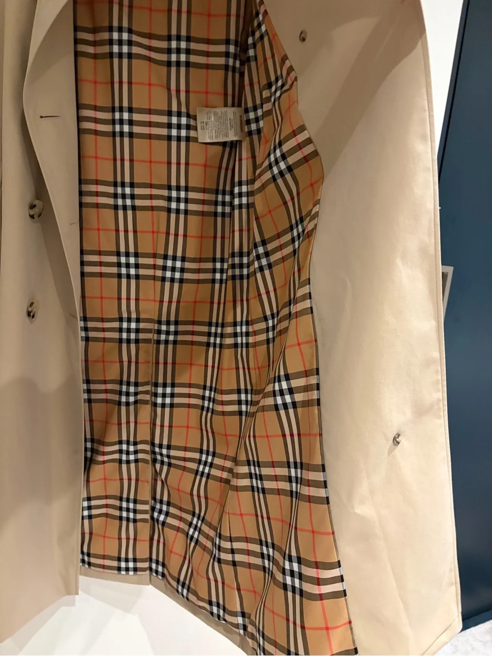 Burberry long Waterloo heritage trench coat in honey - Picture 7 of 10